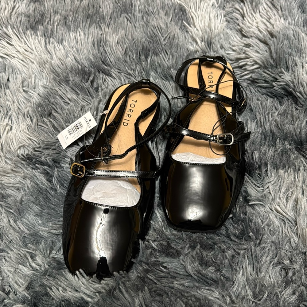 NWT Torrid Size 6.5 Black patent strappy sandal